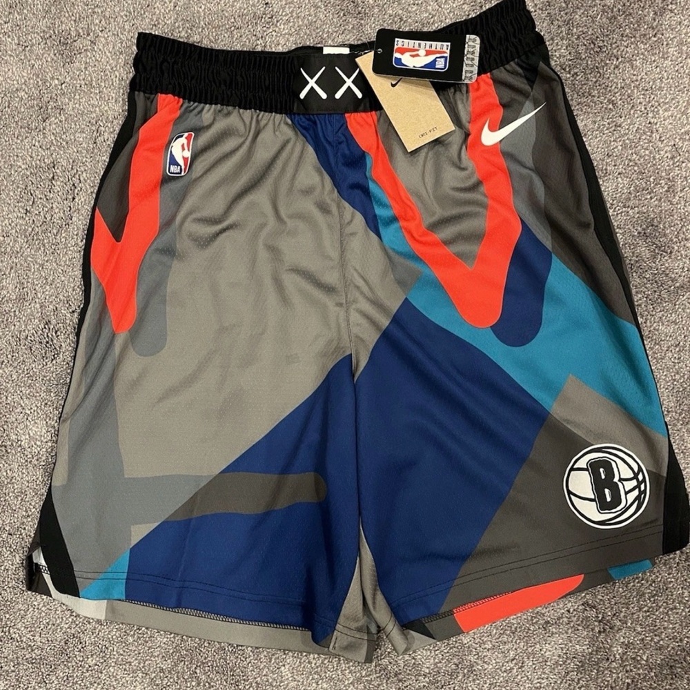 Nike x KAWS Brooklyn Nets Team Issue City Edition Shorts Mens Size 34 Medium M